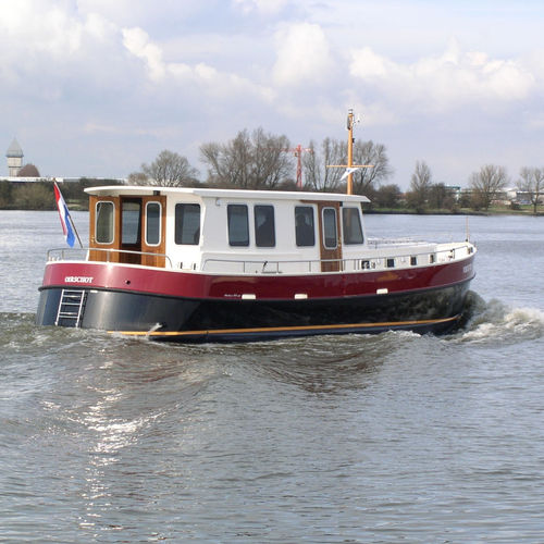 Barco cabinado intraborda - 1400 - De Alm  - con caseta de timón / clásico / fluvial