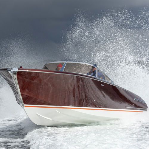Day-cruiser intraborda - Dolvik D33 - Dolvik  - bimotor / casco de planeo / de madera
