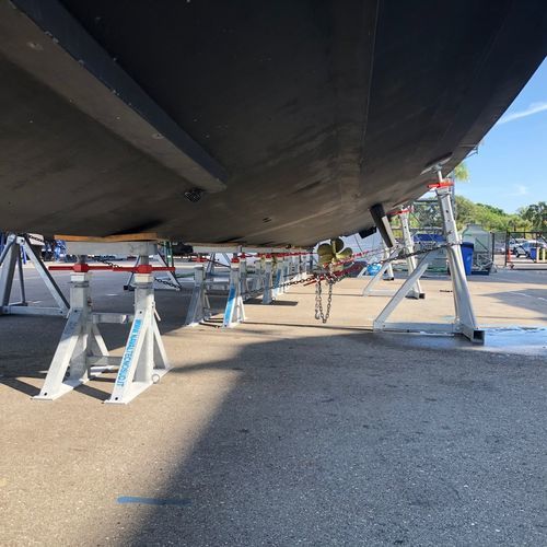 Pie de puesta en dique para barco de motor - TAR2T 20 h. 10/15 - Naval Tecno Sud - ajustable / fijo / galvanizado