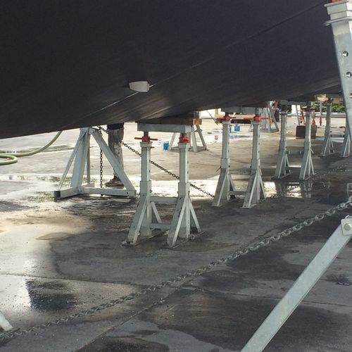 Pie de puesta en dique para barco de motor - TAR2T 40 h. 10/15 - Naval Tecno Sud - ajustable / para quilla / galvanizado