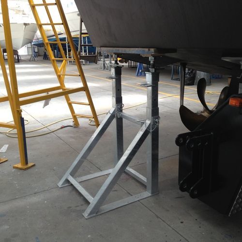 Cuna para barco a motor - CV2T ton. 10+10 h.10/15 - Naval Tecno Sud - ajustable / fija