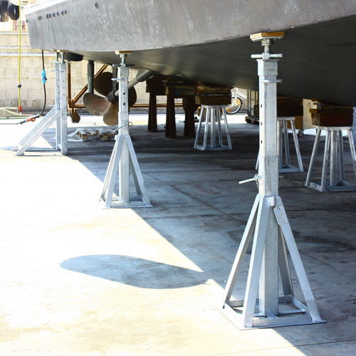 Soporte para barco - CV Ton.30 o Ton.50 h. 12/18 - Naval Tecno Sud - ajustable / fijo