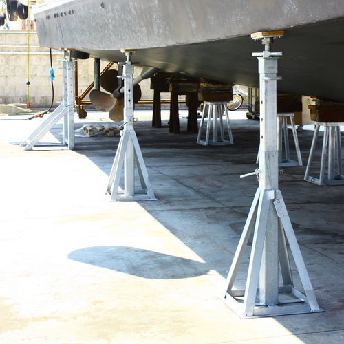 Soporte para barco - CV Ton.30 o Ton.50 h. 18/30 - Naval Tecno Sud - ajustable / fijo