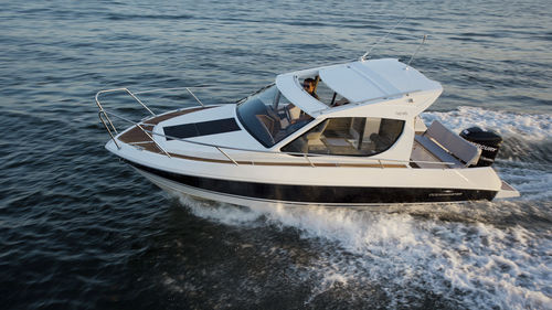 Cabin-cruiser fueraborda - 760 HTS  - Admiral Boats S.A. - con hard-top / con cockpit cerrado / 8 personas máx.