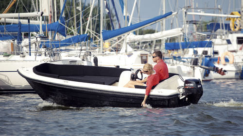 Runabout fueraborda - Admiral 440 - Admiral Boats S.A. - eléctrico / con doble consola