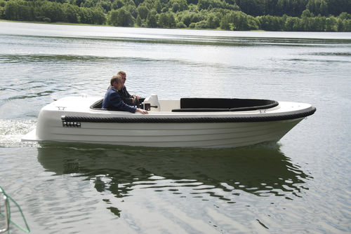 Runabout intraborda - Admiral 535 Retro - Admiral Boats S.A. - eléctrico / con doble consola / 6 personas máx.