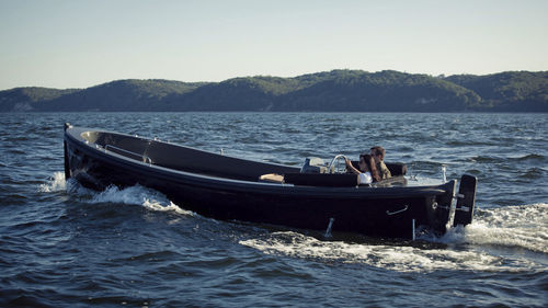 Bote intraborda - Admiral 780 - Admiral Boats S.A. - clásico