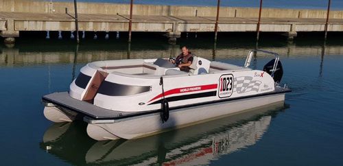 Barco pontón fueraborda - Starlounger 8.5 - Swiss-Boats AG - eléctrico / bimotor / open