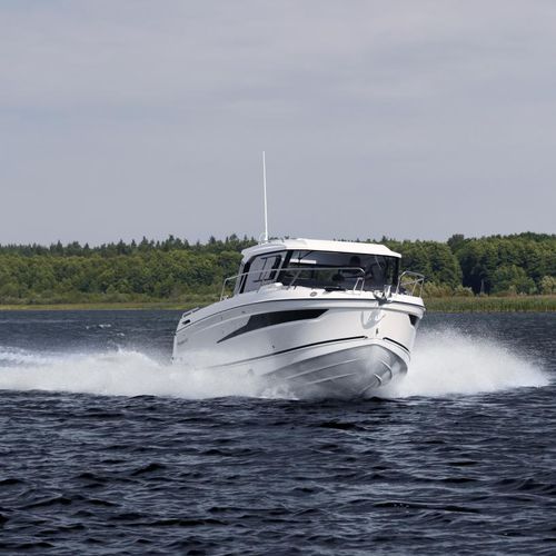 Cabin-cruiser fueraborda - 920 EXPLORER - Parker Poland - con caseta de timón / para cubierta de teca