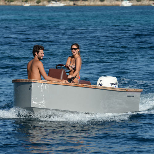 Barco open fueraborda - MB11 - PHIEQUIPE - con consola central / con consola jockey / 4 personas máx.