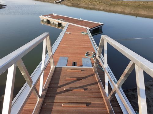 Pantalán flotante - Faro - Lindley Marinas - de amarre / para puerto deportivo / aluminio