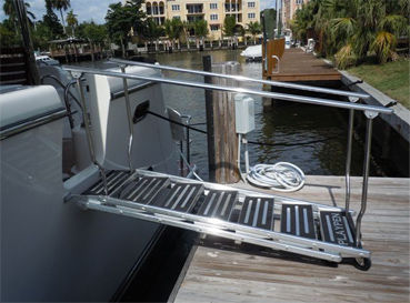 Escalera para yate - Ne Wave Fabrication - para barco / lateral / de acceso a bordo