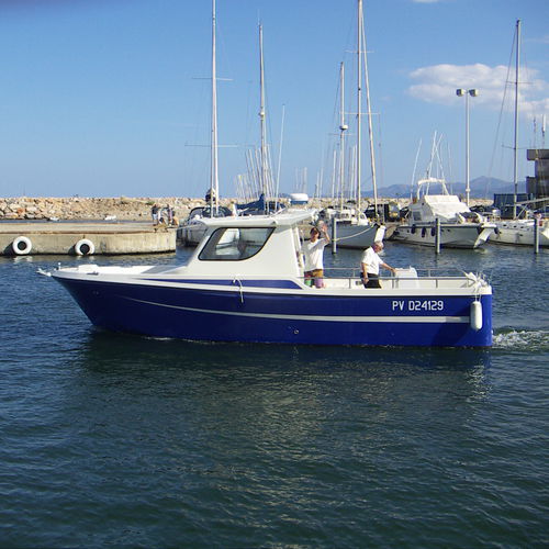 Walkaround intraborda - MARTINEZ CONSTRUCTIONS NAVALES - bimotor / con caseta de timón / de pesca deportiva
