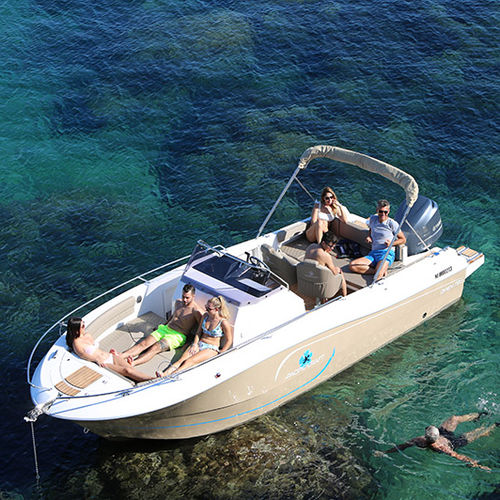 Barco open fueraborda - 750  - Pacific Craft - con consola central / 12 personas máx. / con camarote