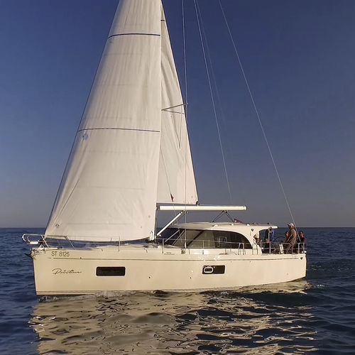 Velero de crucero oceánico - 42.1 - ALBATROSS YACHTS - con cockpit cerrado / con bauprés / con doble rueda de timón