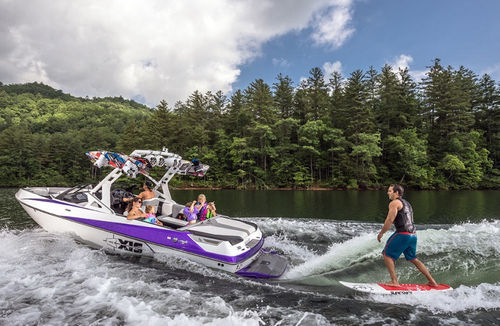 Deck-boat intraborda - T22 - Axis Wake Research - de wakeboard / para wakesurf