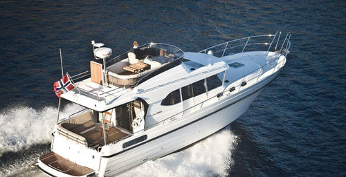 Barco cabinado intraborda - 1080 Sunbridge - Viknes - diésel / de semidesplazamiento / con fly