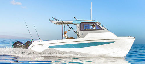 Barco open catamarán - 28 Molokai Cuddy - AQUILA POWER CATAMARANS - fueraborda / bimotor / con cockpit cerrado