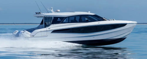 Barco cabinado catamarán - 46 Coupe - AQUILA POWER CATAMARANS - fueraborda / con hard-top / de deporte