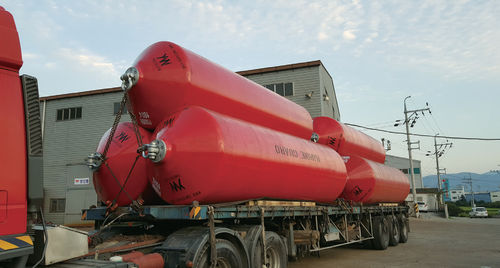 Defensa para puerto - YFF - YMI Corporation - de muelle / cilíndrica / roja