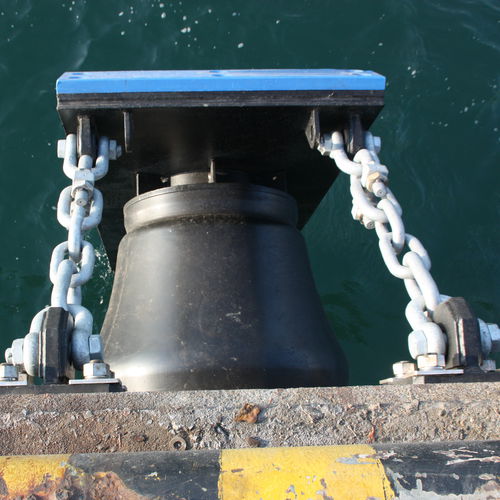 Defensa para puerto - YCN Series - YMI Corporation - para terminal portuaria / de muelle / paneles