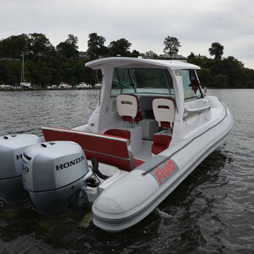 Embarcación neumática fueraborda - R280 - Fluid Watercraft - bimotor / semirrígida / con cockpit cerrado