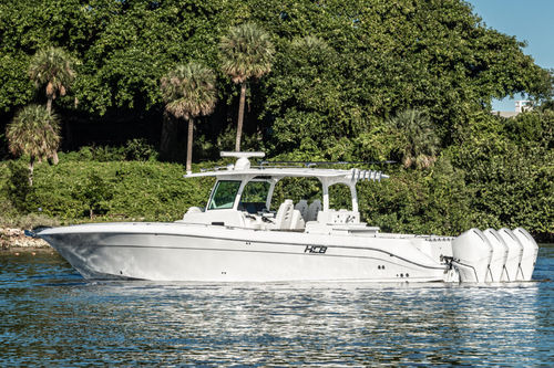 Barco cabinado fueraborda - LUJO - HydraSports Custom Boats - cuatrimotor / con hard-top / open