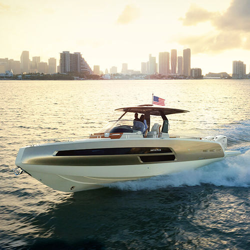 Barco cabinado fueraborda - GT370S - Invictus Yacht - bimotor / open / stern-drive