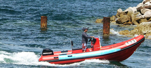 Embarcación neumática fueraborda - 580 - Fareast Boats - RIB / con consola central / de fibra de vidrio