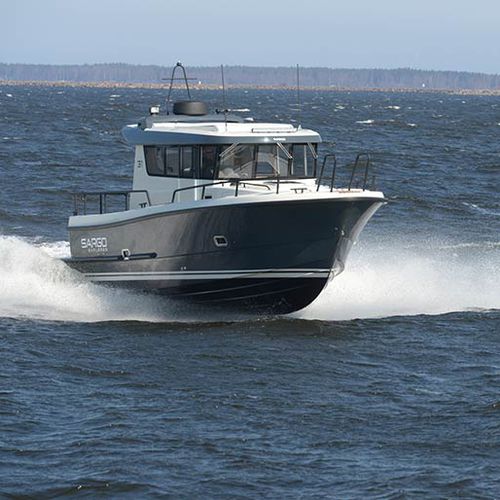 Barco cabinado intraborda - 31  - SARGO BOATS / Sarins Batar Oy Ab - bimotor / con hard-top / con 2 camarotes
