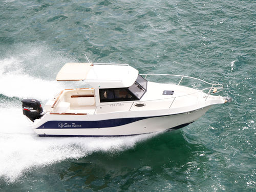 Cabin-cruiser fueraborda - 750 Fisher Lux - San Remo Boats - con hard-top / de pesca deportiva / con 2 literas