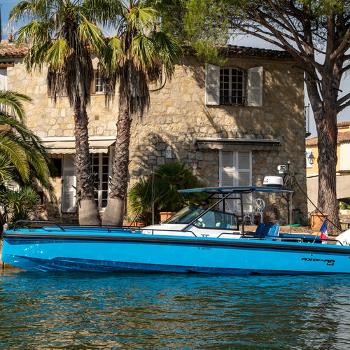 Barco open fueraborda - 28  - Axopar Boats Oy - con consola central / 6 personas máx. / 9 personas máx.