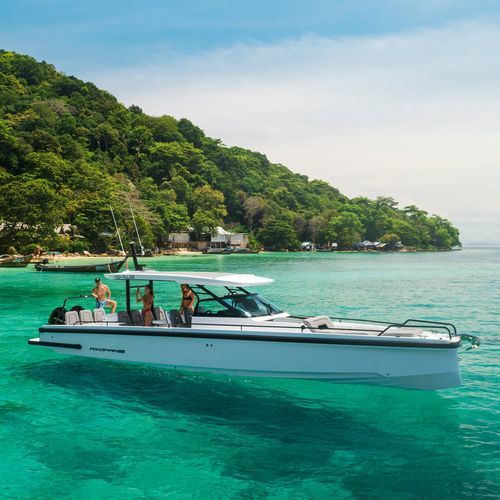 Barco open fueraborda - 37 Sun Top - Axopar Boats Oy - bimotor / soft-top / con consola central