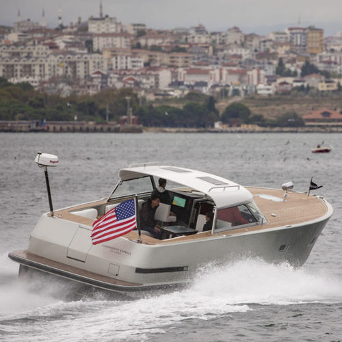 Barco cabinado stern-drive - X40 - Reliant Yachts - open / con doble consola / con 1 camarote