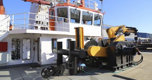 Chigre para buque - CONSTANT  - YMV CRANE AND WINCH SYSTEMS - de remolcado / con motor hidráulico / con compensación activa