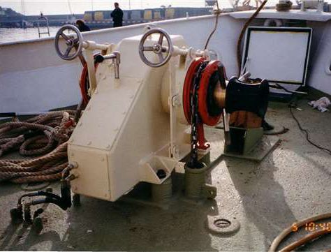 Chigre para buque - Marina Diesel, SL - para maniobrar anclas / con motor hidráulico / tambor simple