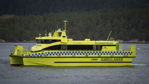 Barco profesional barco ambulancia - MP CAT 21 - Maritime Partner AS - catamarán / IPS drive intraborda / de composite