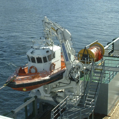 Pescante para buque - Alusafe 700 - Maritime Partner AS - hidráulico / pivotante