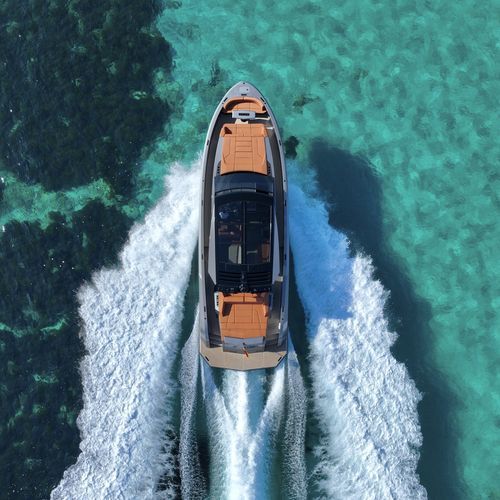 Yate a motor de crucero - 58 - Vanquish Yachts - con hard-top / IPS / de aluminio