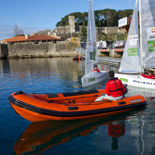 Embarcación neumática fueraborda - DR-400 - Vanguard International - semirrígida / open / de deporte