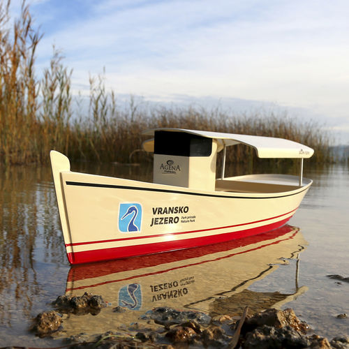 Barco profesional electrosolar - AGENA MARIN - barco de pasajeros / intraborda / con casco rígido