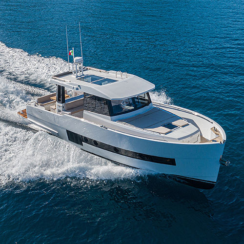 Barco cabinado intraborda - 430  - Sundeck Yachts AG - diésel / bimotor / open