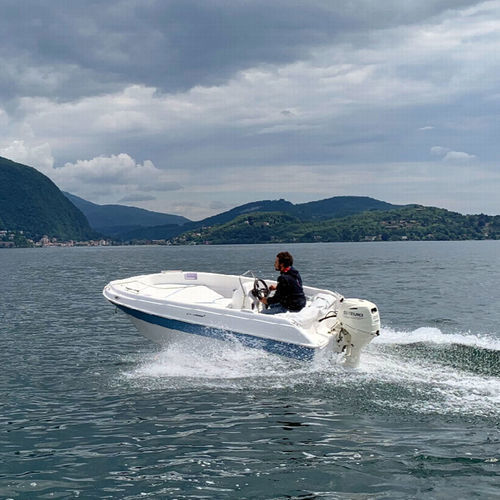 Barco open fueraborda - 135sd - Compass Boats - con consola lateral / 4 personas máx. / con solárium