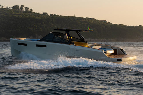 Yate a motor de crucero - R4 XT - Evo Yachts - POD IPS