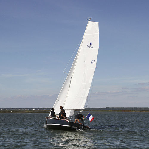 Velero daysailer - TI’BAC - BÔ YACHTING / Bonnin-Bossuet - clásico / de regata / con 1 camarote