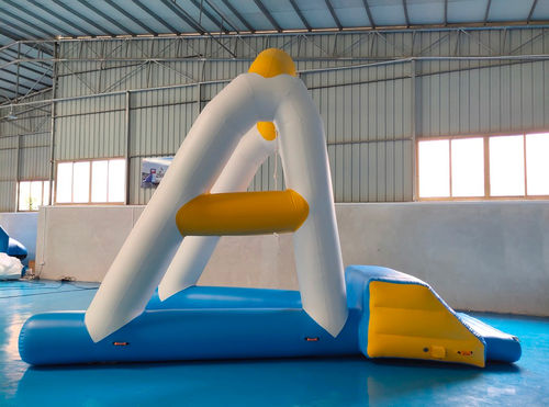 Juego acuático columpio - ROPE SWING - Hydrofun LTD - para centro de ocio / inflable