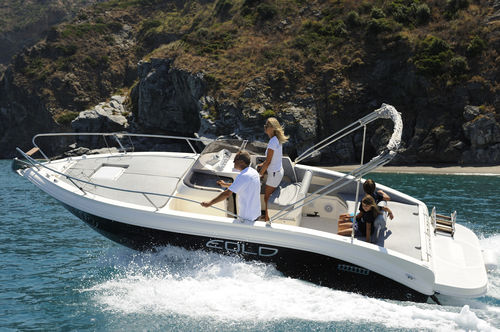 Cabin-cruiser fueraborda - 730 day - Eolo - open / con doble consola / 8 personas máx.