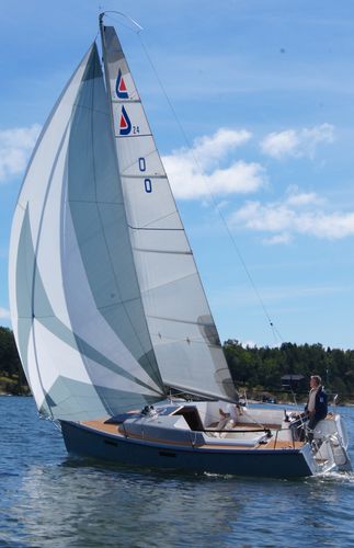 Velero daysailer - DIVA 24 DC - Alfa Yacht Production OÜ - con 4 literas / con center cockpit / con bauprés