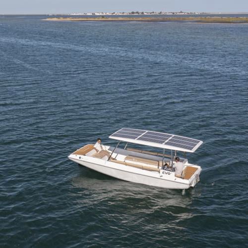 Barco profesional barco turístico - EVO 7.0 Lounge - SUN CONCEPT - eléctrico / de fibra de vidrio / cero emisiones