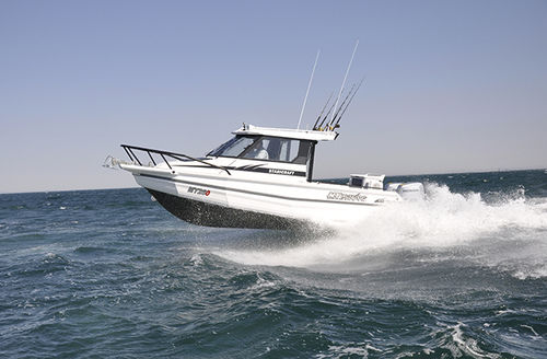 Walkaround fueraborda - 2600 SUPERCAB - Stabicraft - con cockpit cerrado / de pesca deportiva / 9 personas máx.